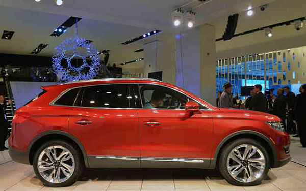 5785026_05-2016-lincoln-mkx-detroit-1.jpg