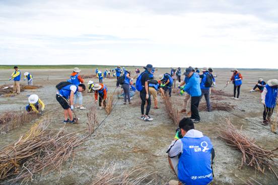 Macintosh HD:Users:guan:Desktop:2017新伊蘭特EV上市:0809:照片:91tu:77.jpeg