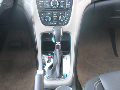 實(shí)拍運(yùn)動(dòng)性感兩廂車 靜態(tài)體驗(yàn)別克英朗