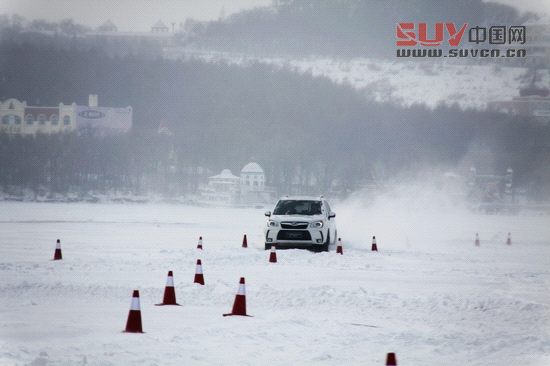 “雪之雄獅”全新斯巴魯森林人冰雪試駕