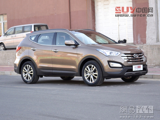 現(xiàn)代全新勝達 2013款 2.4AT 四驅(qū)尊貴型(DLX 7座)