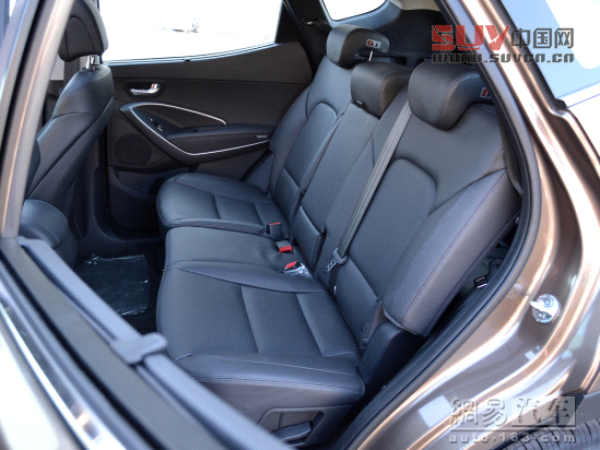 現(xiàn)代全新勝達 2013款 2.4AT 四驅(qū)尊貴型(DLX 7座)