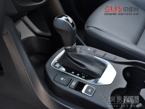 現(xiàn)代全新勝達 2013款 2.4AT 四驅(qū)尊貴型(DLX 7座)