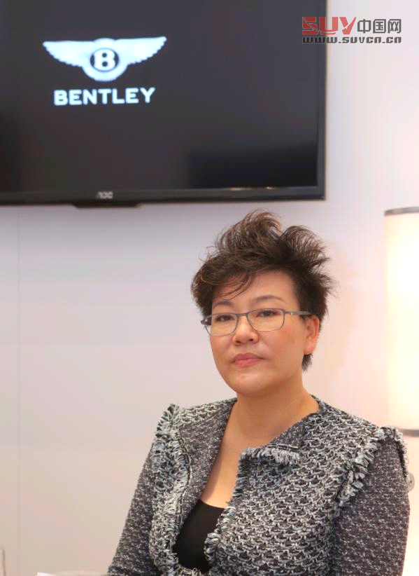 深圳佳鴻貿(mào)易發(fā)展有限公司董事長(zhǎng)秋平女士 %281%29