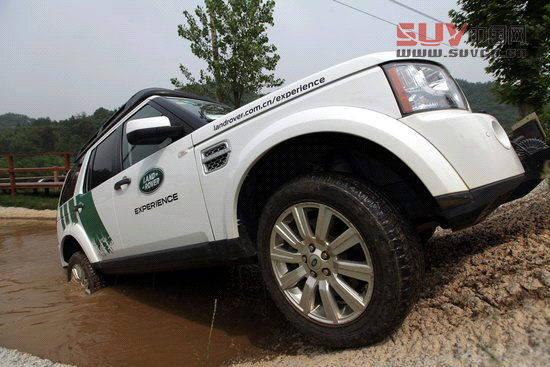 享英倫越野魅力 還原路虎體驗中心探險之旅