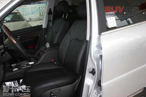 SUV全新選擇 愛(ài)卡實(shí)拍進(jìn)口雙龍雷斯特W