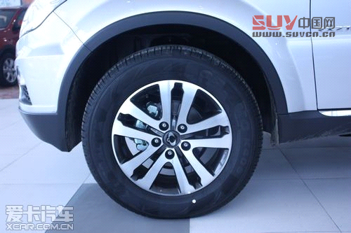 SUV全新選擇 愛(ài)卡實(shí)拍進(jìn)口雙龍雷斯特W