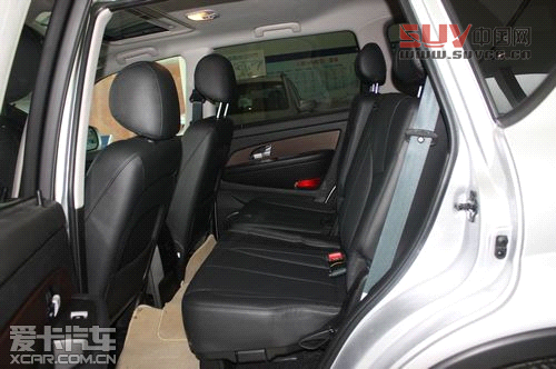 SUV全新選擇 愛(ài)卡實(shí)拍進(jìn)口雙龍雷斯特W