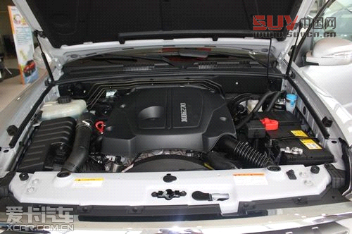 SUV全新選擇 愛(ài)卡實(shí)拍進(jìn)口雙龍雷斯特W