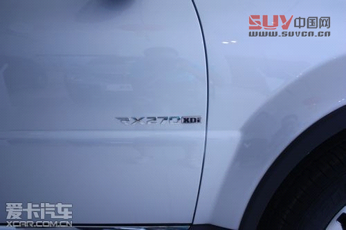 SUV全新選擇 愛(ài)卡實(shí)拍進(jìn)口雙龍雷斯特W