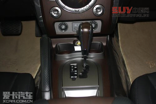 SUV全新選擇 愛(ài)卡實(shí)拍進(jìn)口雙龍雷斯特W