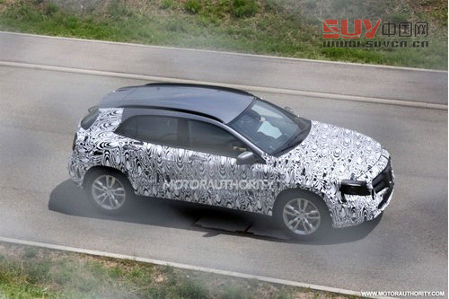 2014款奔馳新GLA諜照 對抗極光/寶馬X1