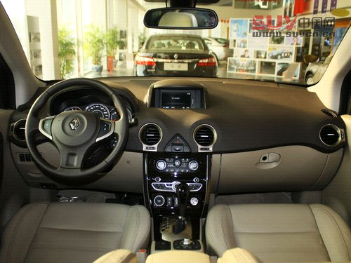 雷諾  科雷傲 2.5 CVT 中控臺整體