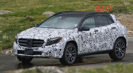 [新車(chē)諜報(bào)]奔馳新GLA內(nèi)飾曝光 延續(xù)A級(jí)設(shè)計(jì)