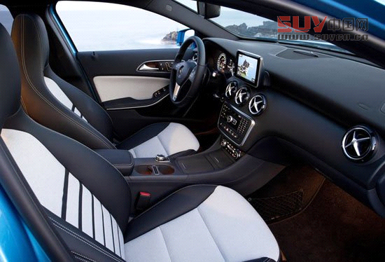 [新車(chē)諜報(bào)]奔馳新GLA內(nèi)飾曝光 延續(xù)A級(jí)設(shè)計(jì)