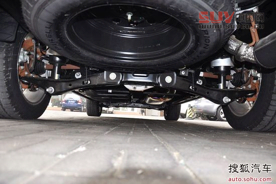 大型SUV不怕暴雨來(lái)襲 紅杉/QX56/領(lǐng)航員!