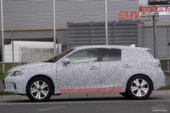 雷克薩斯入門級SUV諜照