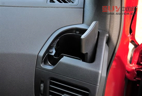 Jeep自由客對比日產奇駿 城市硬漢派SUV對決