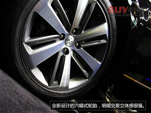 前臉變化大/內(nèi)飾小改 標(biāo)致新款3008實拍