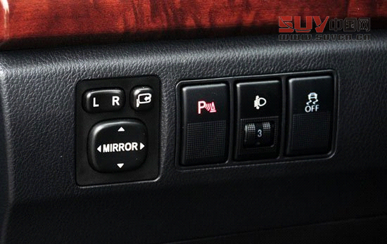 哈弗H6運動版對比中華V5