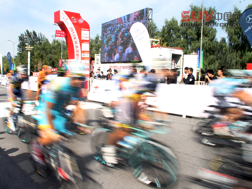 親臨環(huán)法級賽事 環(huán)京賽奔馳賽段體驗