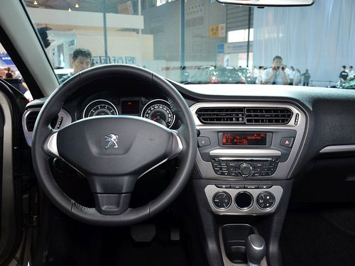 東風(fēng)標(biāo)致  1.6