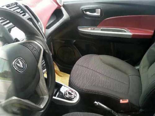 長安新奔奔廣州車展首發(fā) 增加配置亮點(diǎn)