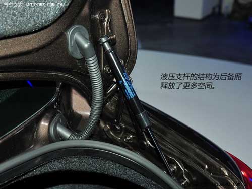 英菲尼迪英菲尼迪英菲尼迪Q502014款 基本型