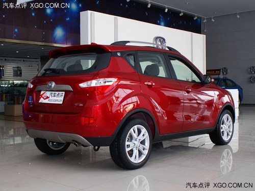 8萬(wàn)入門(mén)SUV 長(zhǎng)安CS35對(duì)比景逸X5