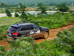 生為強(qiáng)者 體驗(yàn)2014款全新大切諾基