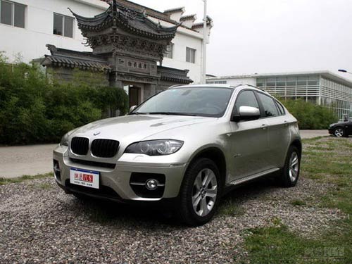 多款豪華跑車型SUV前瞻 上刀山+下賽道