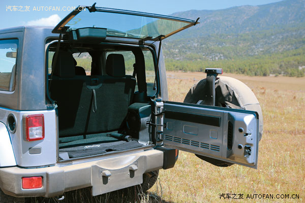 文武兼重 試駕JEEP大切諾基3.0和牧馬人3.0