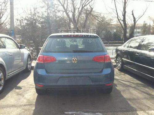 高爾夫7驚現(xiàn)北京某停車(chē)場(chǎng) 內(nèi)飾細(xì)節(jié)曝光