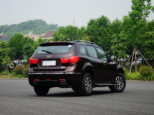 海馬汽車 2.0L 手動 車輛右側尾部視角