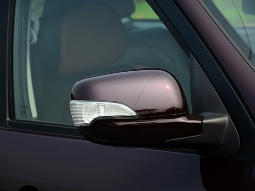 海馬汽車 2.0L 手動 反光鏡外側正視