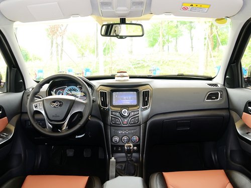 海馬汽車 2.0L 手動 中控臺整體