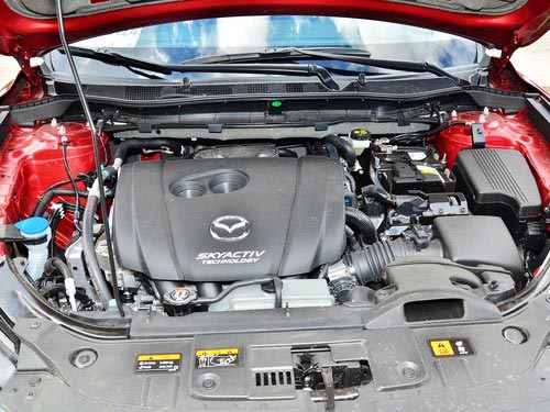 長安馬自達 2.5L 自動 發動機局部特寫