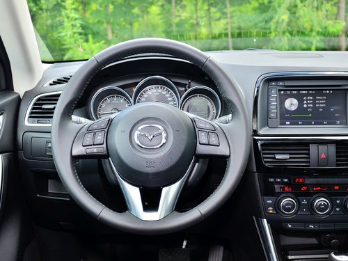 長安馬自達 2.5L 自動 方向盤整體