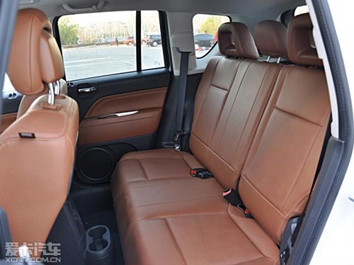 Jeep指南者對比三菱歐藍德