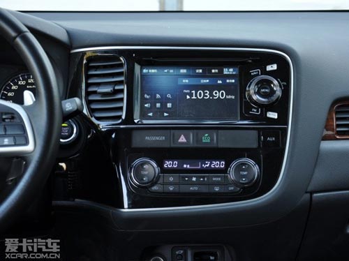 Jeep指南者對比三菱歐藍德