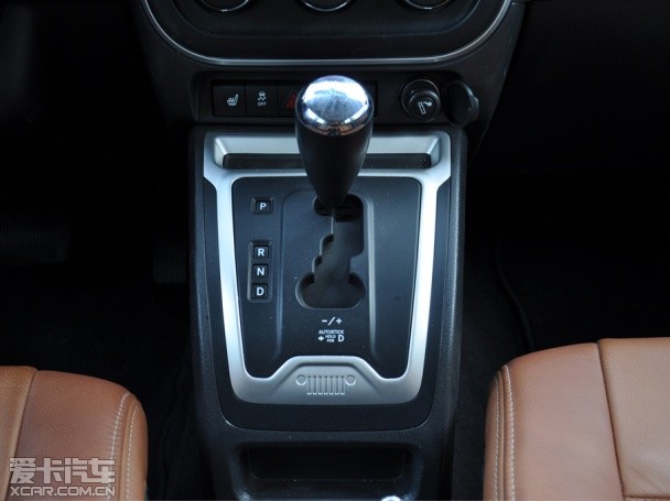 Jeep指南者對比三菱歐藍德