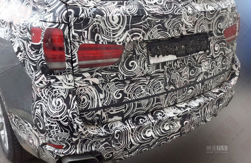 寶馬改款X3國內(nèi)諜照曝光 預計明年發(fā)布