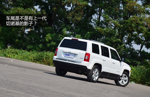 深具復古風格 試Jeep自由客豪華導航版