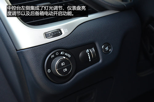 強有力的對手 試駕Jeep自由光2.4L 9速