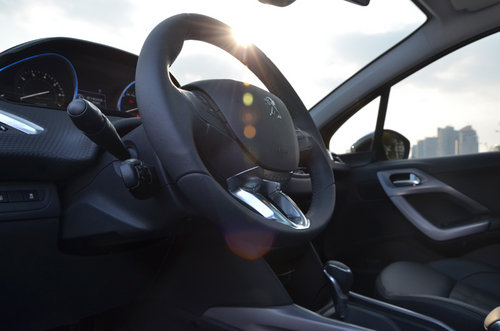 東風(fēng)標(biāo)致新2008-SUV內(nèi)飾國(guó)內(nèi)首拍 敞亮！