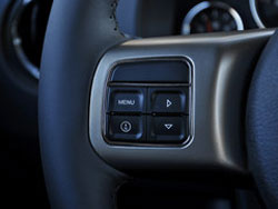 復古造型 承襲經典 試駕Jeep新自由客