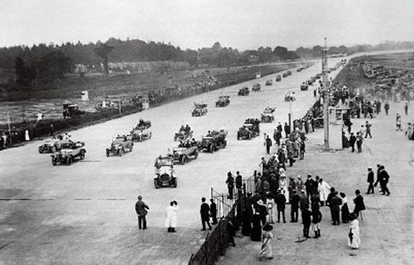 40公里時(shí)速就能要你命 解析安全帶的使命