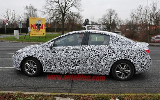 全新科魯茲路試諜照 有望2015年正式發(fā)布