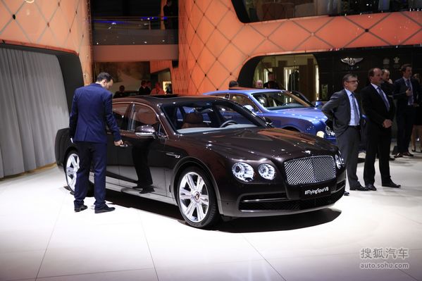 賓利飛馳V8日內(nèi)瓦車展實(shí)拍
