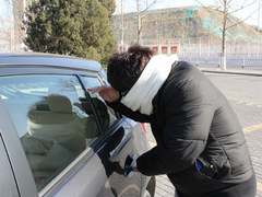 汽車安全手冊：關注女性駕車安全細節